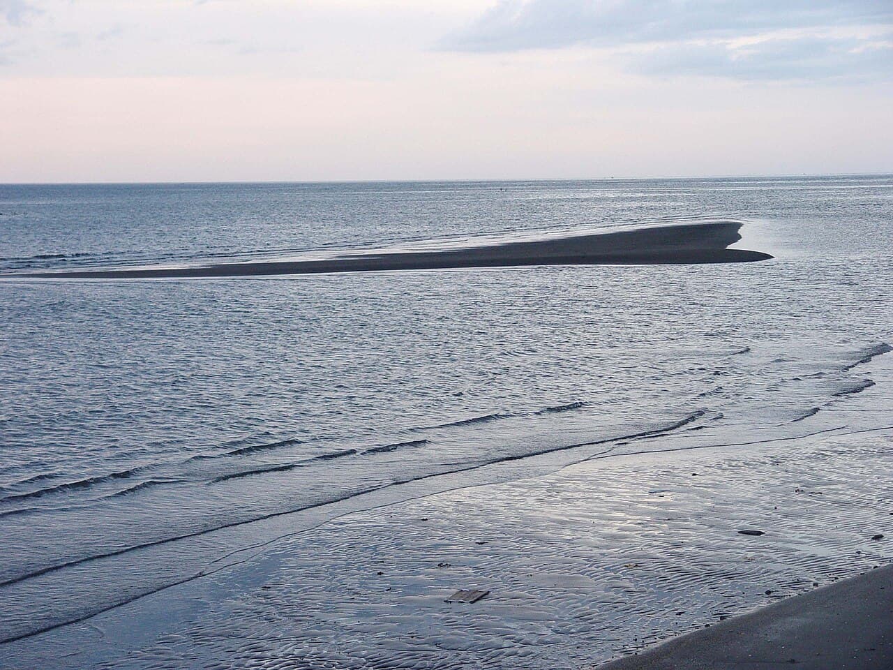 Lovina Bali 2026 — Panduan Lengkap Pantai, Lumba-Lumba & Penginapan